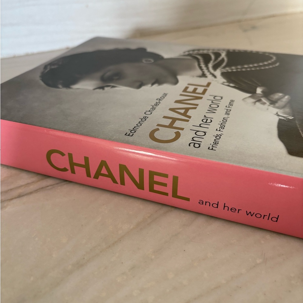 CHANEL | coffee table book  Illustrated Pictorial by Edmond Charles-Roux
